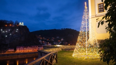 Street food, koncerty i rozsv&iacute;cen&iacute; stromku. Prvn&iacute; advent bude nabit&yacute; akcemi