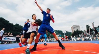 Posledn&iacute; v&iacute;kend slavnost&iacute; nab&iacute;dne hry pro děti, dobr&eacute; v&iacute;no či &scaron;pičkov&yacute; basketbal