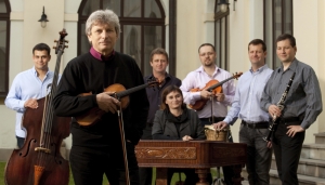 HRADI&Scaron;ŤAN &amp; JIŘ&Iacute; PAVLICA NA Z&Aacute;MKU